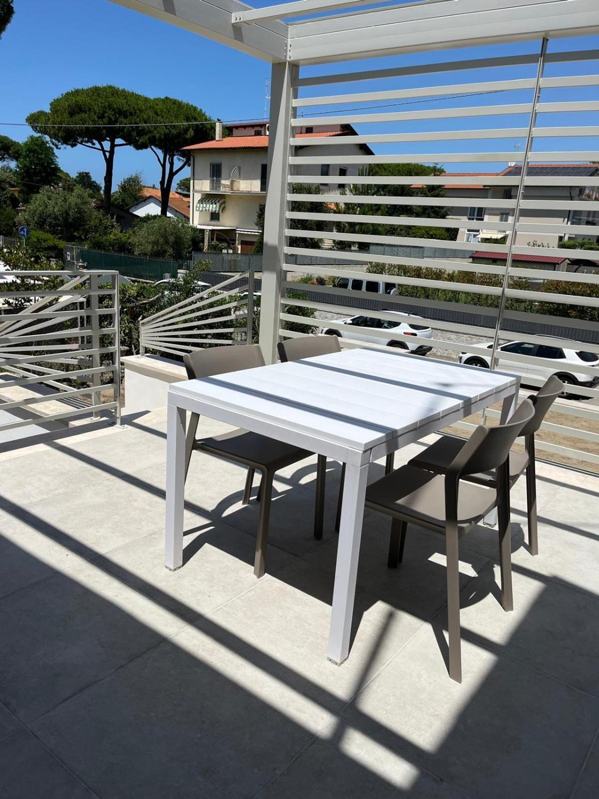 Appartamento In Villa A Tirrenia, Eleganza E Comfort A Pochi Passi Dal Mare Pisa Exterior photo
